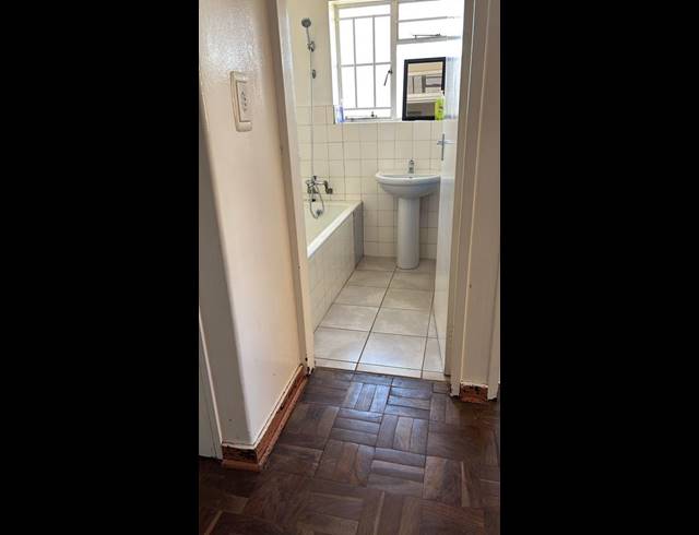 2 BEDROOM PROPERTY TO RENT IN LORENTZVILLE